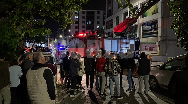 Çorlu'da ev yangını: Mahsur kalan vatandaşlar itfaiye ekiplerince tahliye edildi